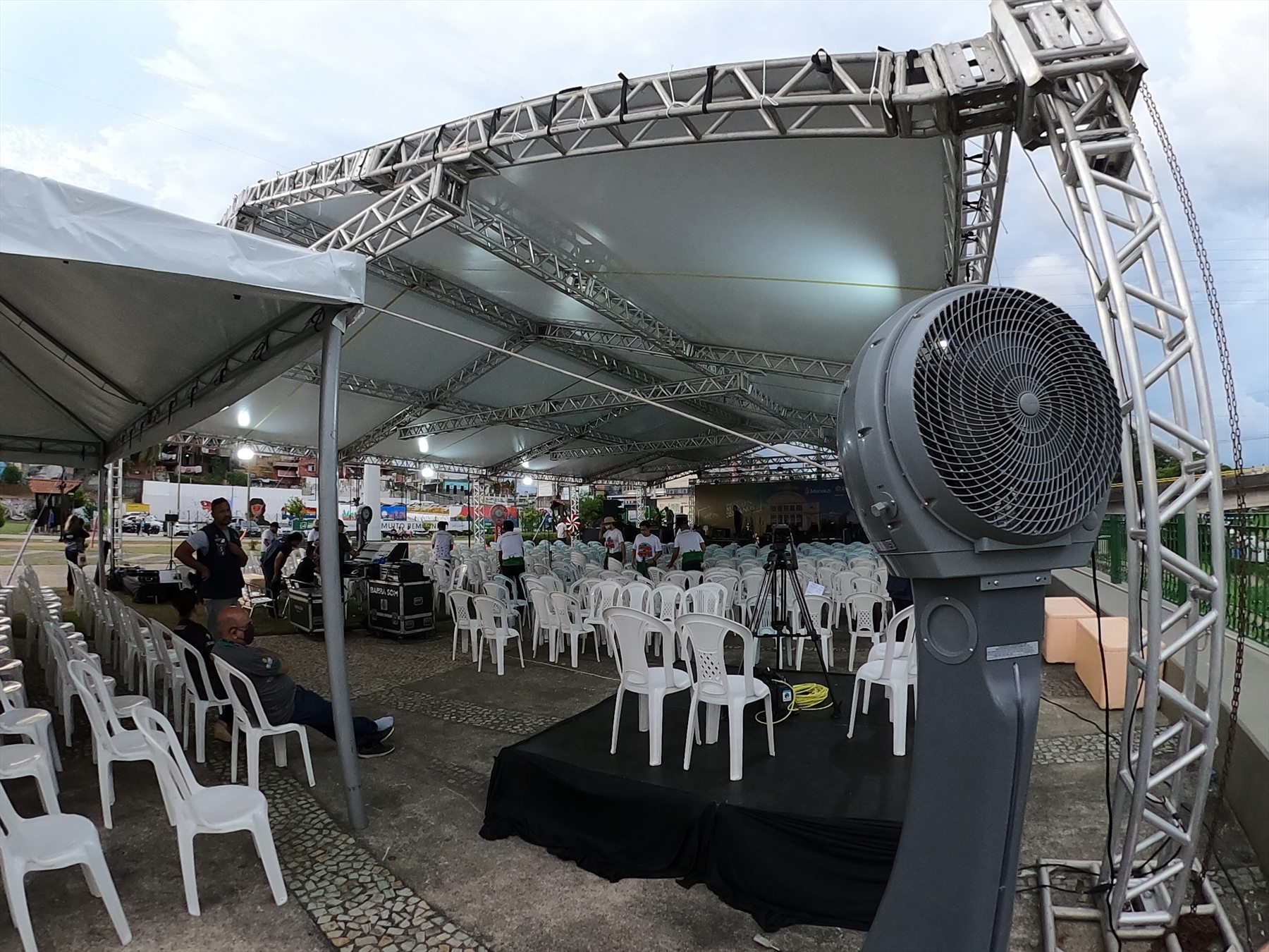 Tenda TechSound montada em evento com climatizador